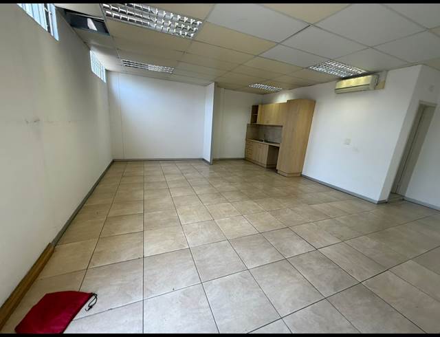 165M² RETAIL TO LET IN INDUSTRIA WEST