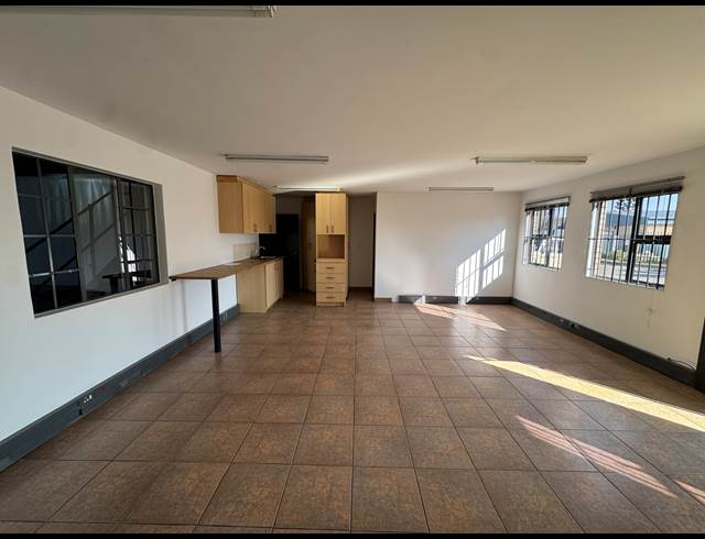 385M² WAREHOUSE TO LET IN PRINCESS AH