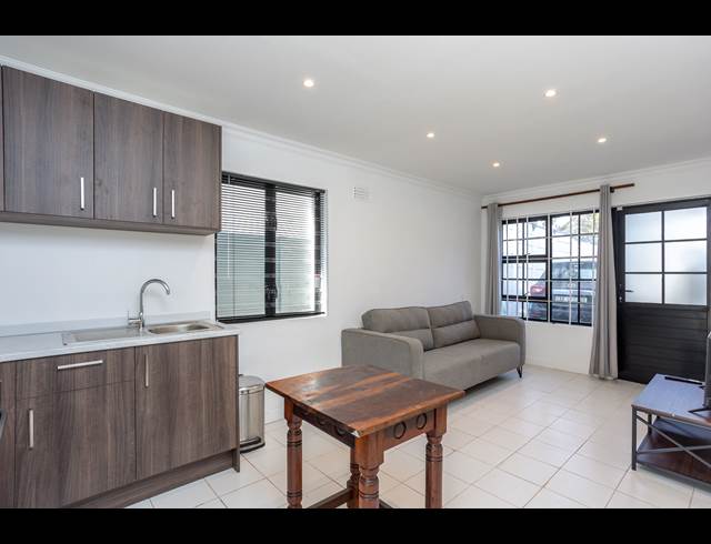 1 BEDROOM FLAT TO LET IN CLAREMONT