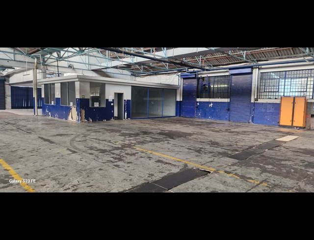 2,600M² WAREHOUSE TO LET IN GLENESK