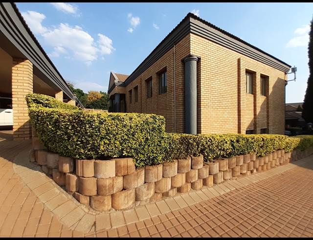 130M² OFFICE TO LET IN DIE HOEWES