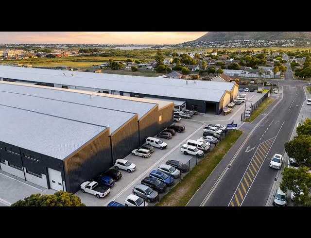 362M² WAREHOUSE TO LET IN RETREAT INDUSTRIAL