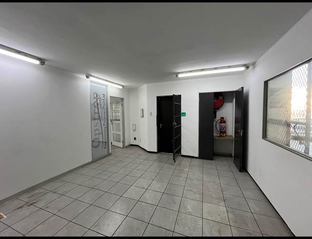 331M² WAREHOUSE TO LET IN MEADOWDALE