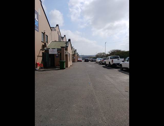 383M² WAREHOUSE TO LET IN BRIARDENE