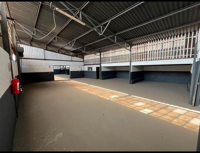 200M² WORKSHOP TO LET IN VULCANIA