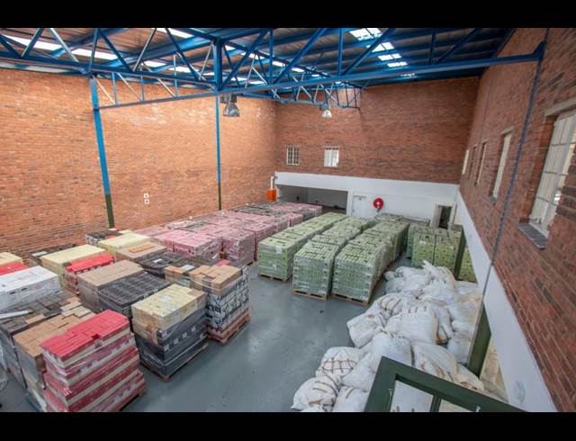 1,049M² INDUSTRIAL YARD TO LET IN HALFWAY HOUSE