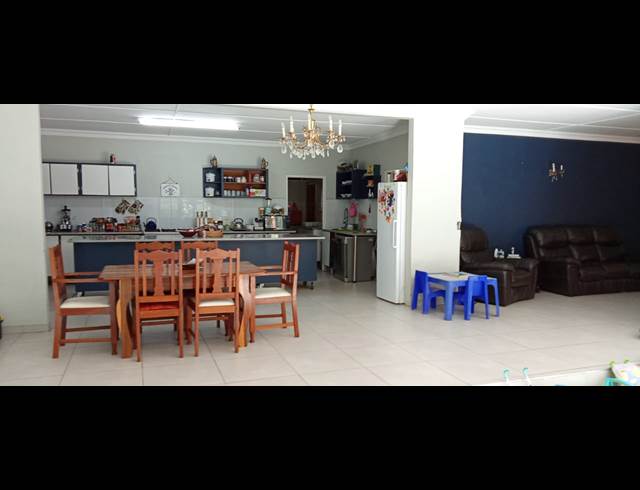 3 BEDROOM FREESTANDING TO LET IN FLAMWOOD