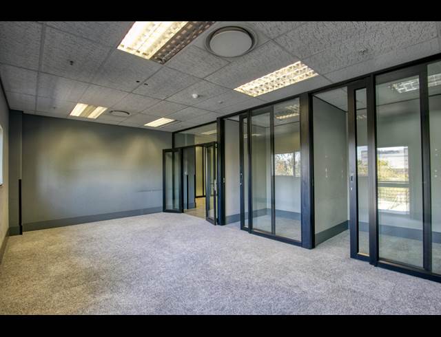 8,617M² WAREHOUSE TO LET IN LONGMEADOW