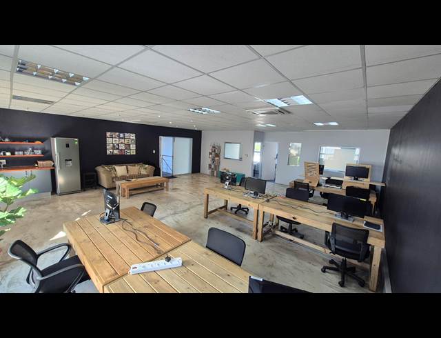 145M² OFFICE TO LET IN WESTLAKE