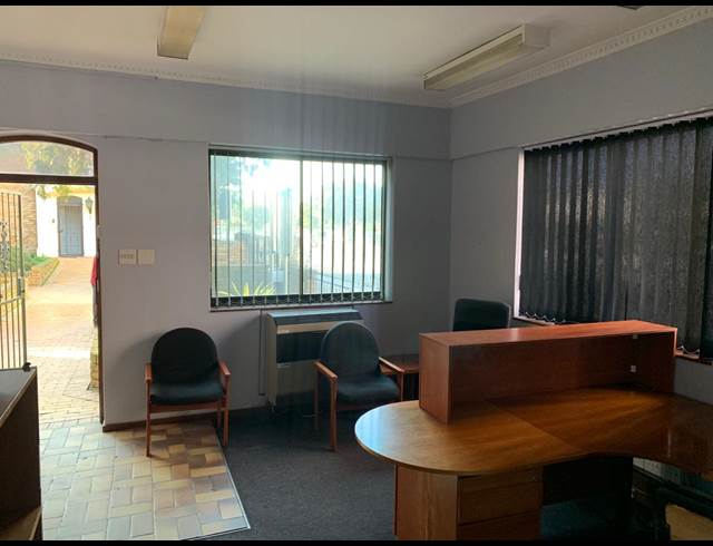 118M² OFFICE TO LET IN BELLVILLE CENTRAL