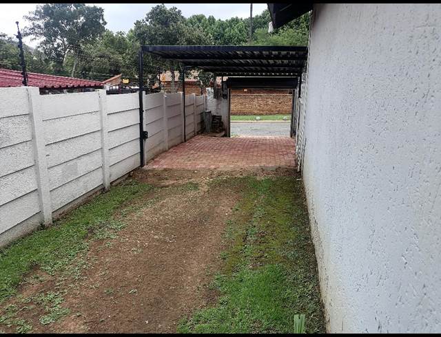 1 bed property to rent in WINCHESTER HILLS