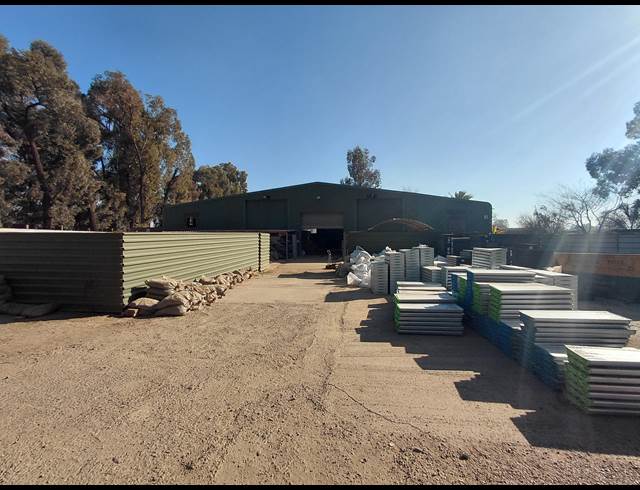800M² WAREHOUSE TO LET IN CLAYVILLE