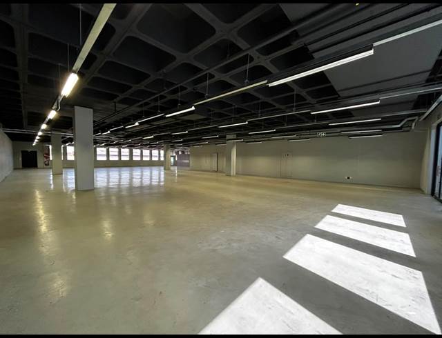 2,420.47M² RETAIL TO LET IN EASTGATE