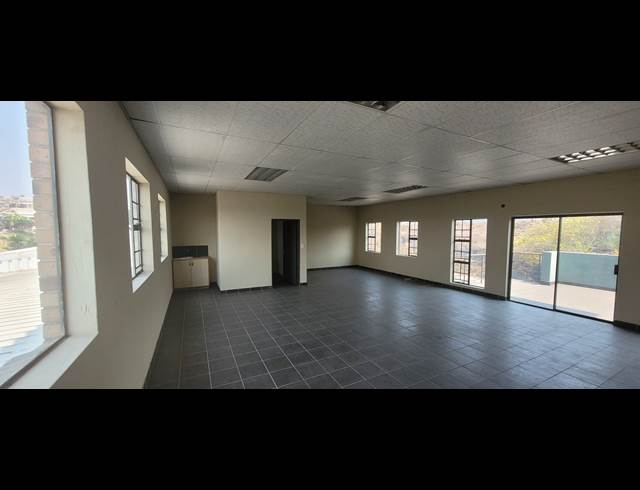 102M² OFFICE TO LET IN NELSPRUIT CENTRAL