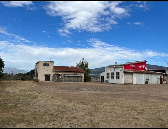 2,400M² INDUSTRIAL YARD TO LET IN PAARL CENTRAL
