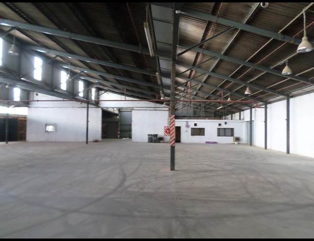 1,980M² FACTORY TO LET IN PAROW INDUSTRIAL