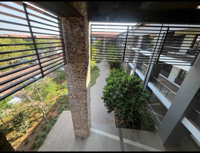 187M² OFFICE TO LET IN GREENSTONE HILL