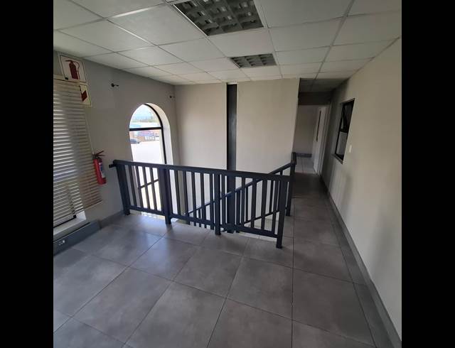 333M² WAREHOUSE TO LET IN EVERITE INDUSTRIA