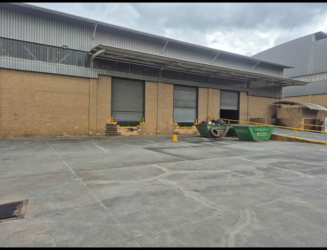 4,286M² WAREHOUSE TO LET IN LONGMEADOW