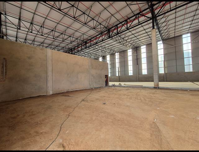 2,700M² WAREHOUSE TO LET IN GOSFORTH PARK