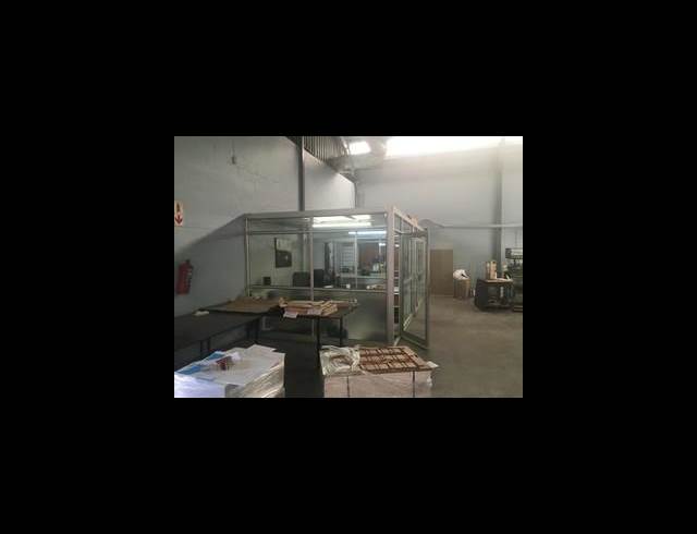1,300M² WAREHOUSE TO LET IN EPPING INDUSTRIAL