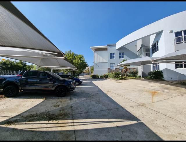 2,348M² WAREHOUSE TO LET IN LONGMEADOW