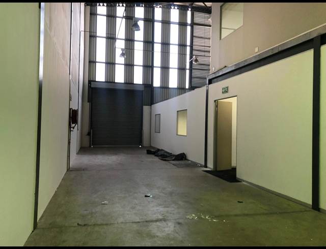 284M² WAREHOUSE TO LET IN MEADOWDALE
