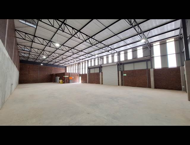 548M² WAREHOUSE TO LET IN LASER PARK