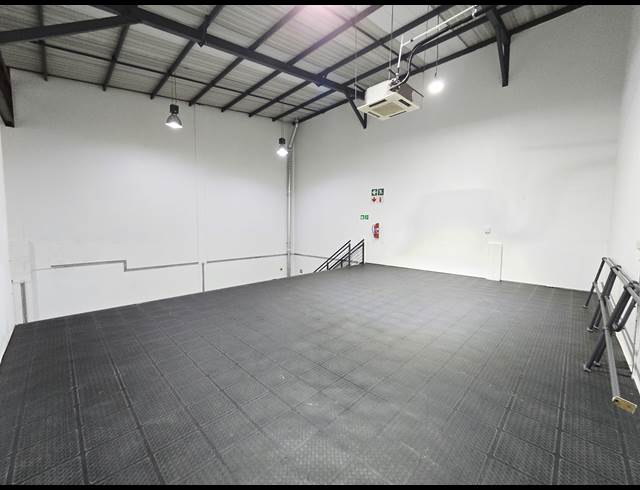 353M² WAREHOUSE TO LET IN NORTH RIDING