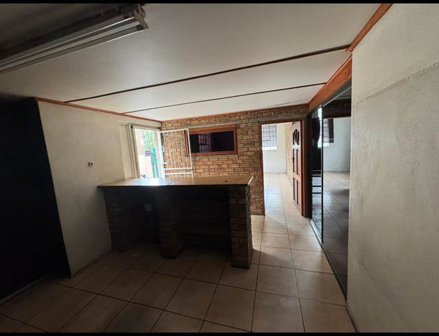 352M² WAREHOUSE TO LET IN BOOYSENS RESERVE