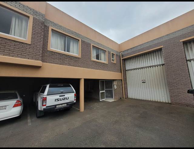 180M² WAREHOUSE RENTED IN KILLARNEY GARDENS