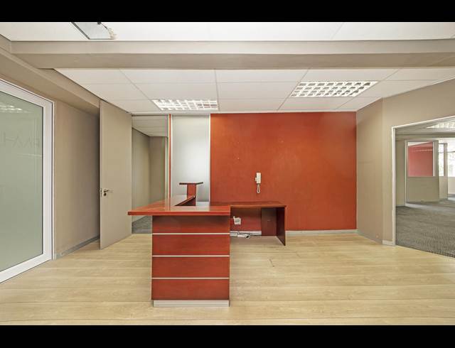 171M² OFFICE TO LET IN TYGER WATERFRONT