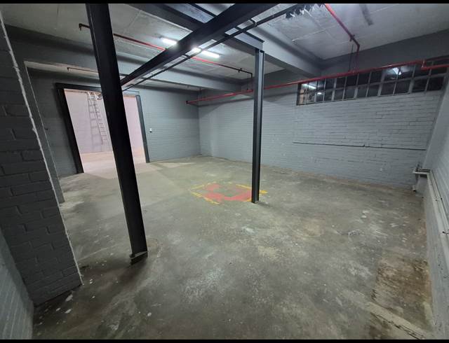 640M² FACTORY TO LET IN BENROSE