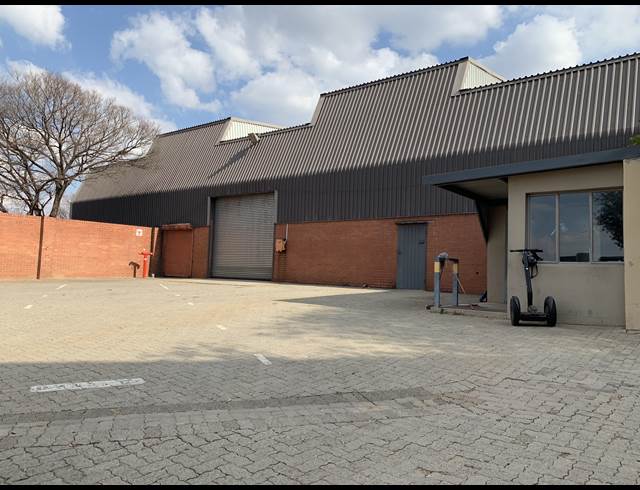 1,193M² WAREHOUSE TO LET IN EASTGATE