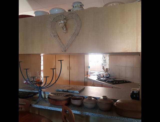 2 bed property to rent in LANGENHOVEN PARK