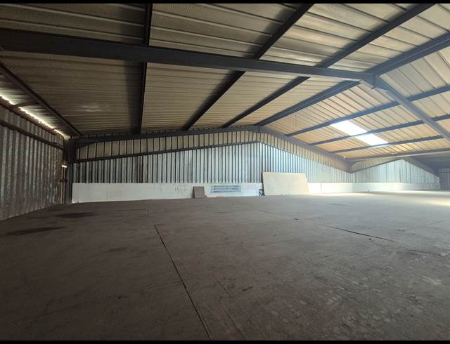 650M² WAREHOUSE TO LET IN WADEVILLE