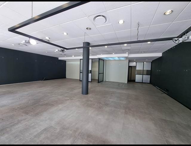 2,982M² SHOWROOM TO LET IN SANDTON CENTRAL