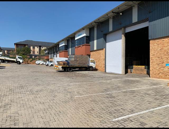 4,917M² WAREHOUSE TO LET IN LASER PARK