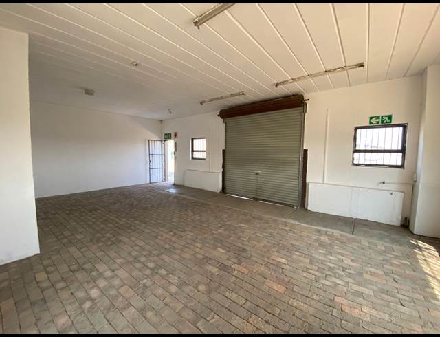 1,400M² WAREHOUSE TO LET IN PRINCESS AH