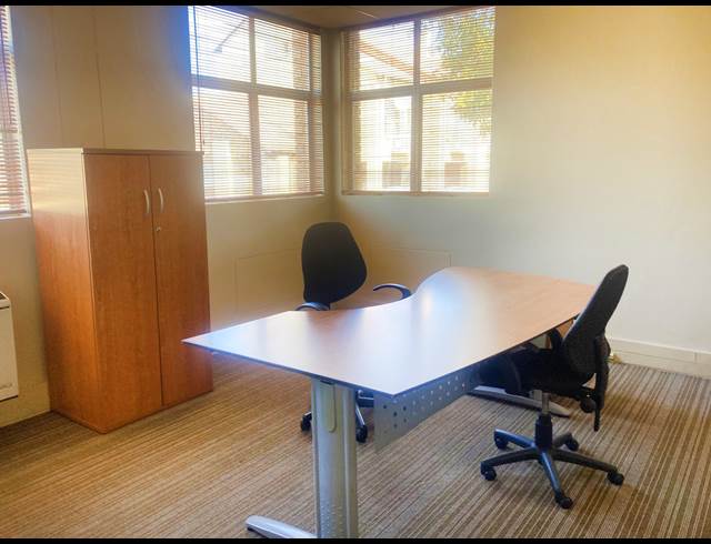 380M² OFFICE TO LET IN HALFWAY GARDENS