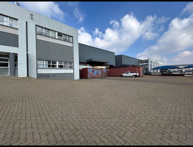 2,169.80M² WAREHOUSE TO LET IN SPARTAN