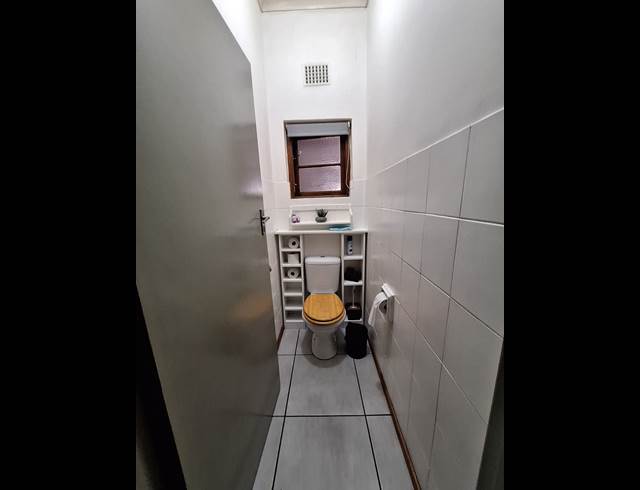 3 bed property to rent in PAGLANDE