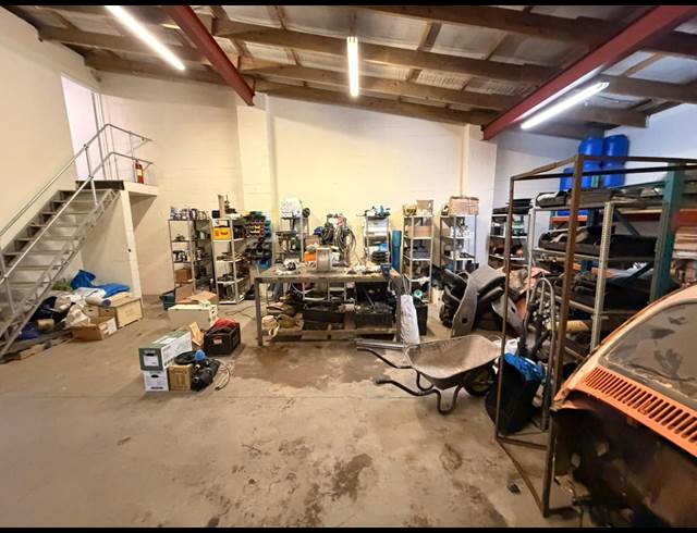 144M² WAREHOUSE TO LET IN MARCONI BEAM INDUSTRIA