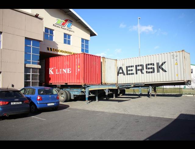 3,100M² WAREHOUSE TO LET IN MARCONI BEAM INDUSTRIA