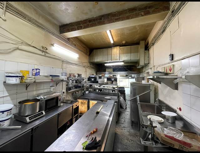 200M² RETAIL TO LET IN SEA POINT