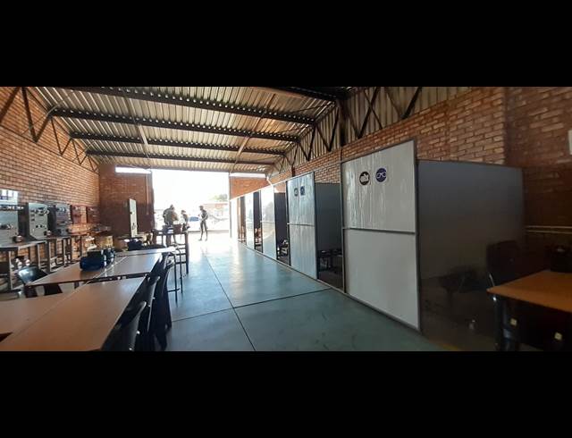 260M² WORKSHOP TO LET IN KLERKSOORD