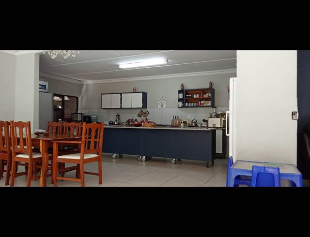 3 BEDROOM FREESTANDING TO LET IN FLAMWOOD