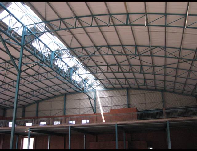 2,250M² WAREHOUSE TO LET IN POMONA