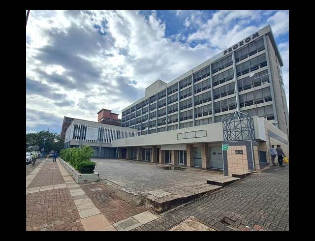 1,000M² BUSINESS CENTRE TO LET IN SONHEUWEL