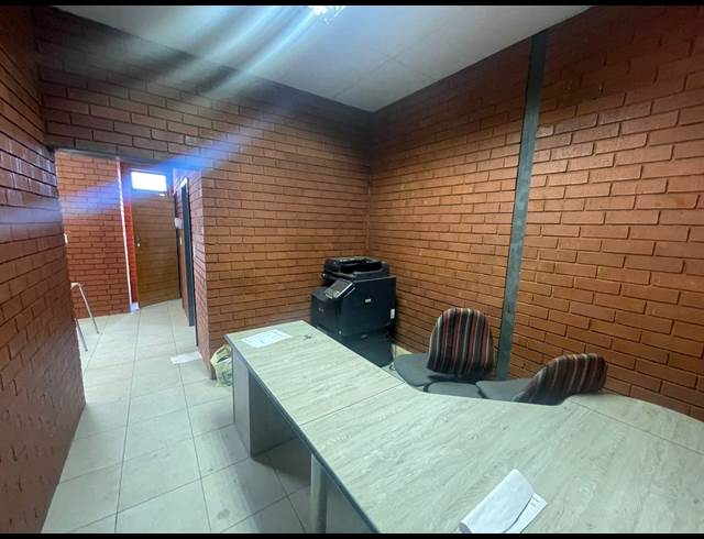 365M² WAREHOUSE TO LET IN THETA